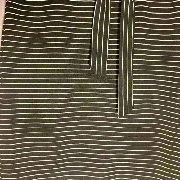 Loft Black White Striped Thick Stretch Pull-on Kkirt size L #93 - Picture 5 of 5